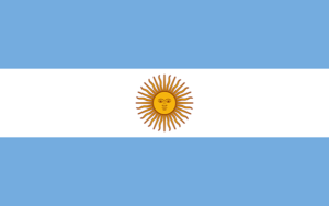 Bandera de Argentina: Tres franjas horizontales, dos celestes y una blanca en el medio, con un sol amarillo en el centro.
