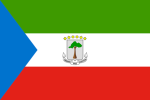 Bandera de Guinea Ecuatorial: Tres franjas horizontales, verde, blanca y roja, con un triángulo azul y un árbol en el lado izquierdo.
