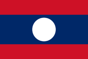 Bandera de Laos: Tres franjas horizontales, azul en el centro con un círculo blanco, y rojas las exteriores.