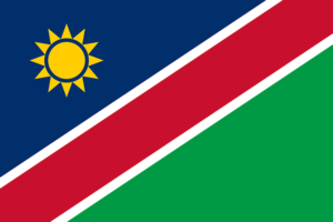 Bandera de Namibia: Un triángulo azul y otro verde separados por una franja diagonal blanca, con un sol rojo en la parte superior.