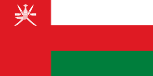 Bandera de Omán: Tres franjas horizontales de blanco, verde y rojo con un trapecio rojo y el escudo nacional.