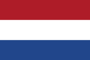 Bandera de los Países Bajos: Tres franjas horizontales, roja en la parte superior, blanca en el medio y azul en la parte inferior.