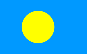 Bandera de Palaos: Azul claro con un círculo amarillo descentrado hacia el lado izquierdo.