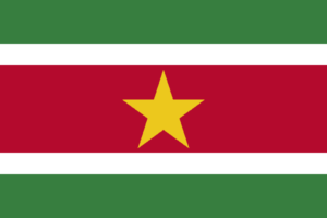 Bandera de Surinam: Cinco franjas horizontales, verde, blanco, rojo, blanco y verde, con una estrella amarilla en la franja roja.